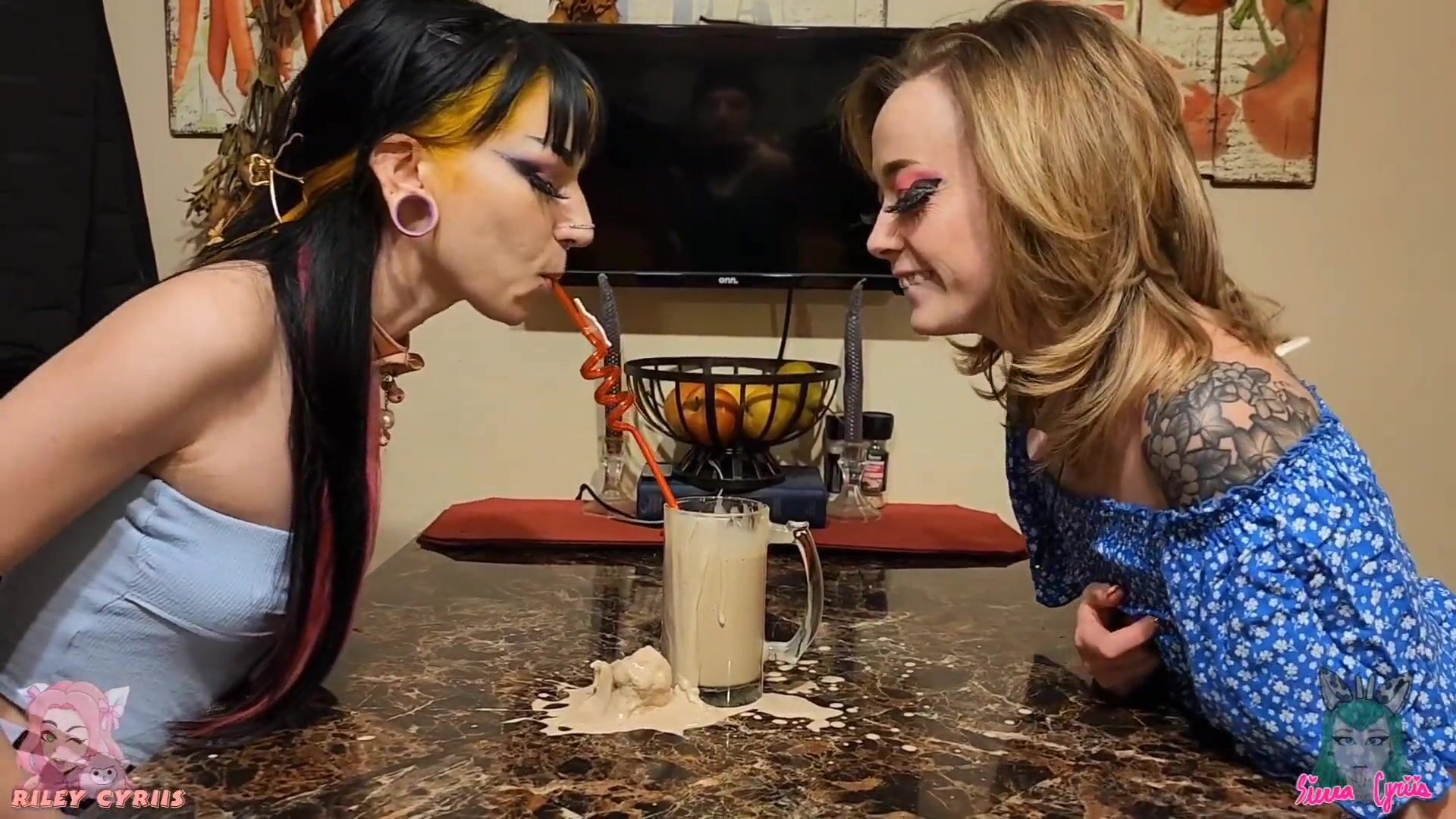 2 Girls 1 Cup - FAPCAT